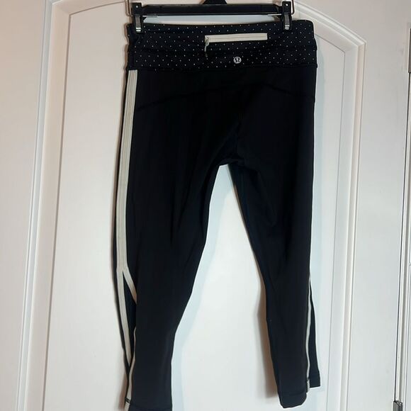 LULULEMON UP THE PACE CROP POLKA DOT LEGGINGS - 6 - Picture 4 of 6